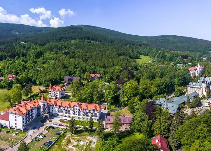 מלון Buczynski Medical & 4*